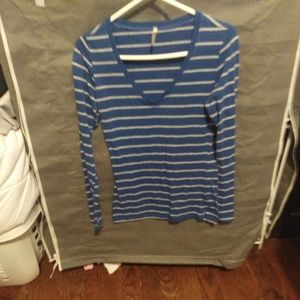 Blue and gray long sleeve shirt